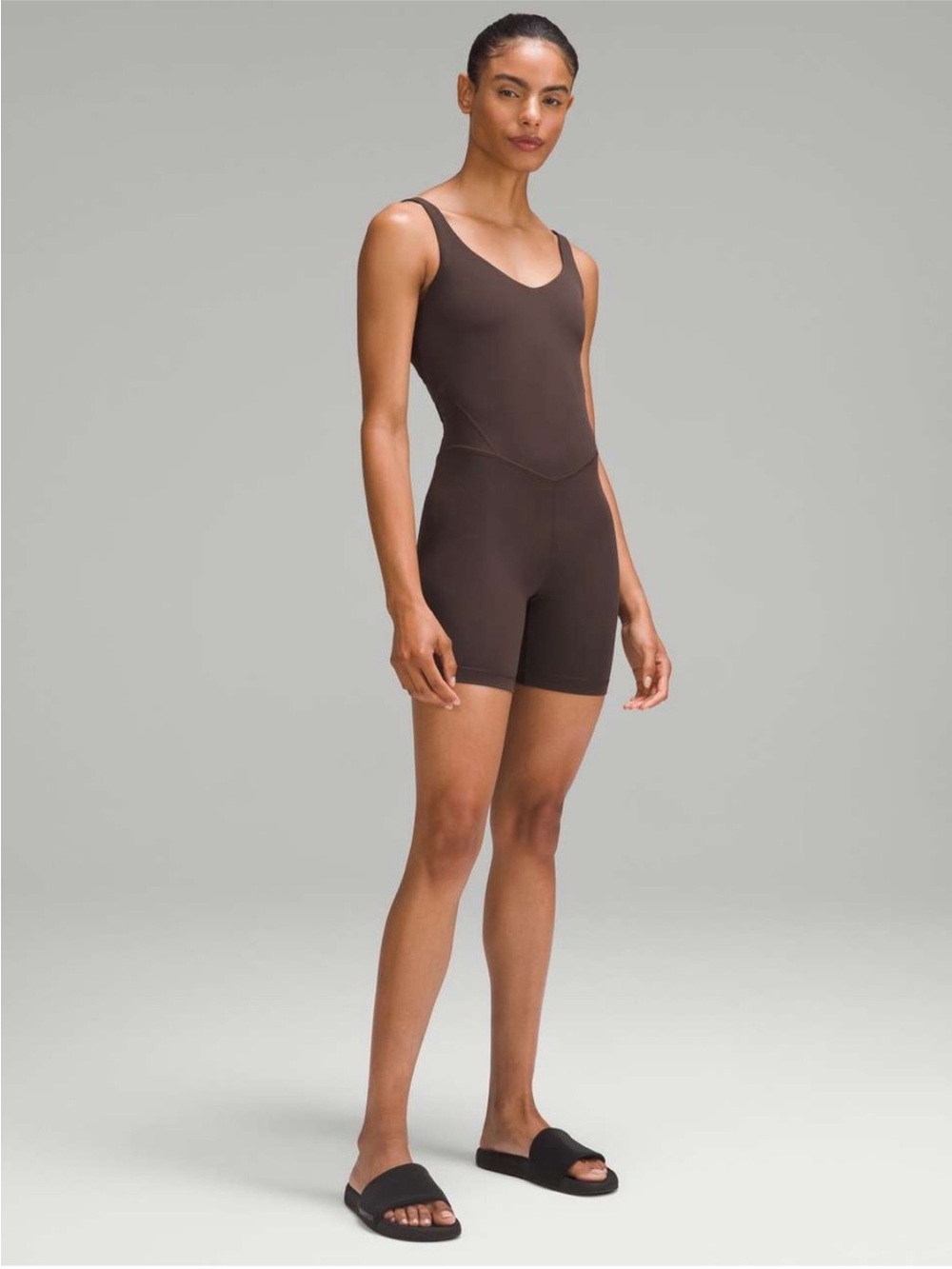 Lululemon Align V neck Sleek Women’s Short Romper Brown 8 padded bra
